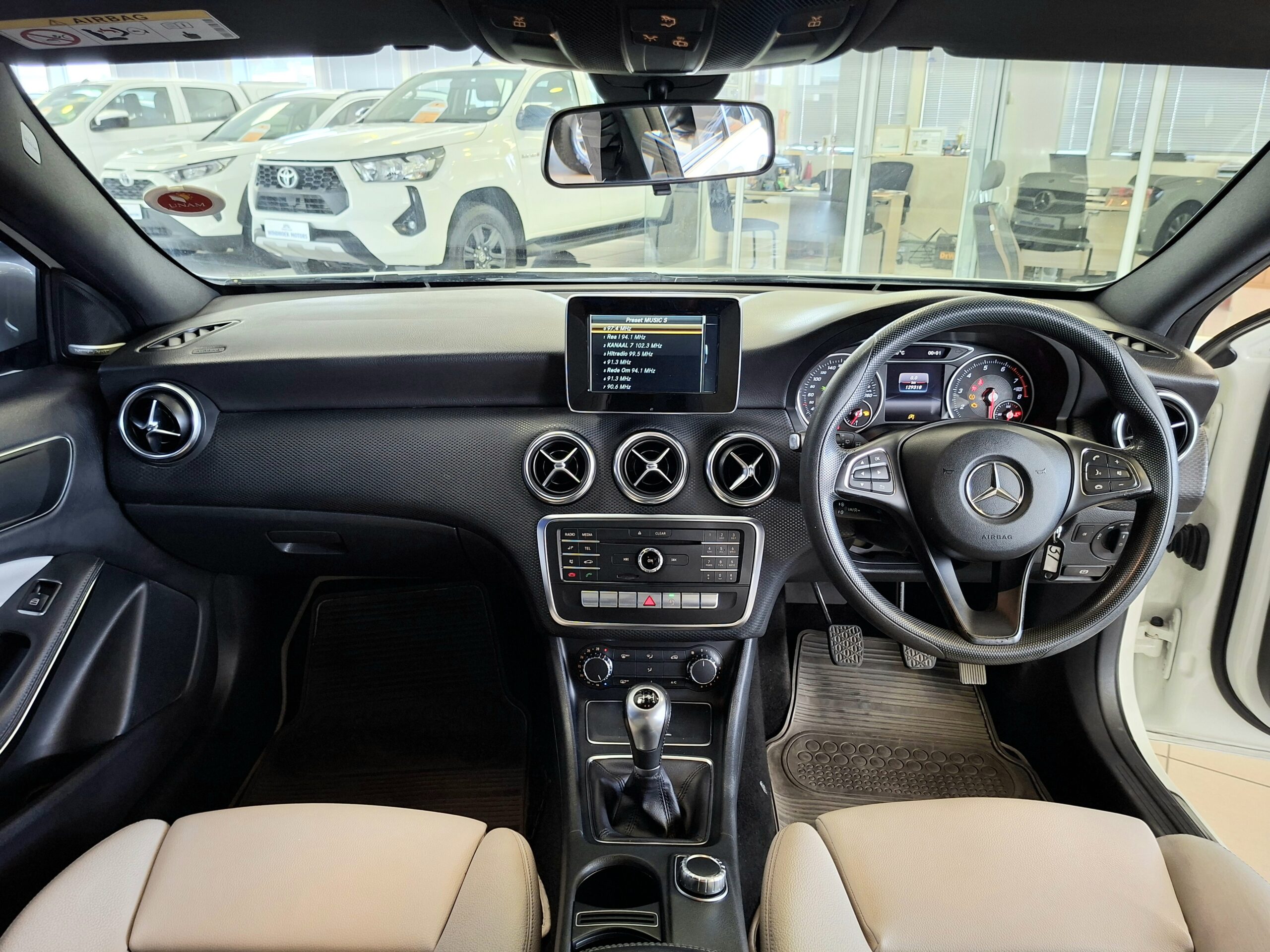 2016 Mercedes-Benz A200 Style Manual